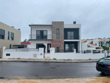 Moradia T5 para Venda em Laranjeiro e Feijó