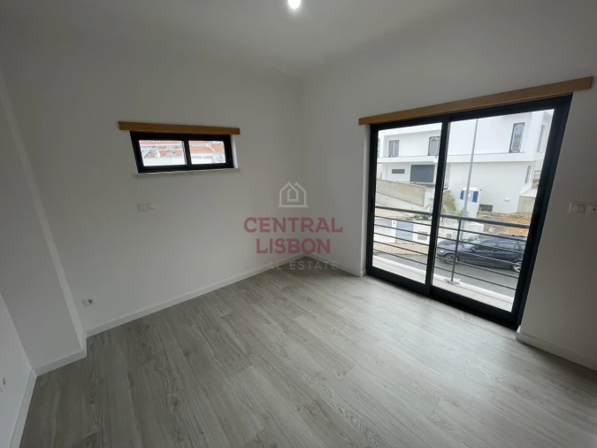 Moradia T5 para Venda em Laranjeiro e Feijó Foto 14