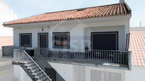 Moradia T5 para Venda em Samora Correia