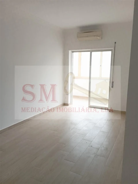 Apartamento T1 para Arrendamento em Almada, Cova da Piedade, Pragal e Cacilhas