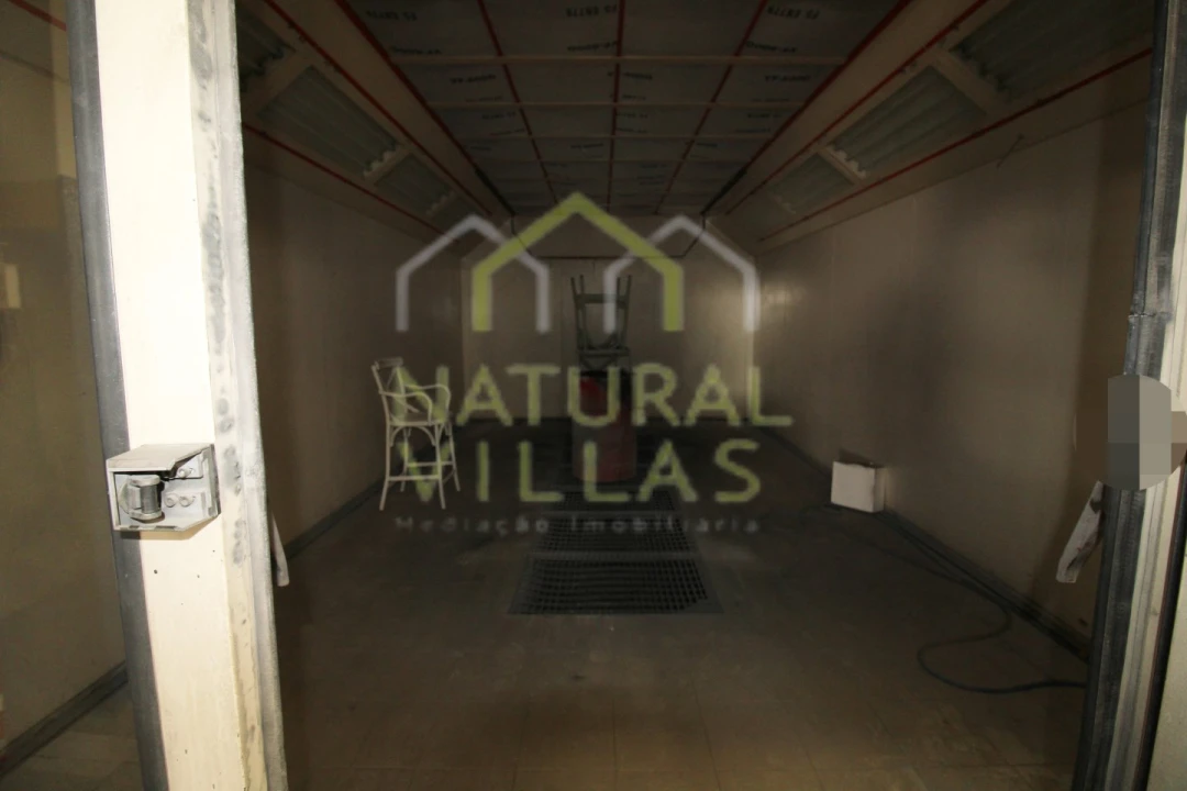 Armazém para Venda em Santa Barbara de Nexe Foto 8