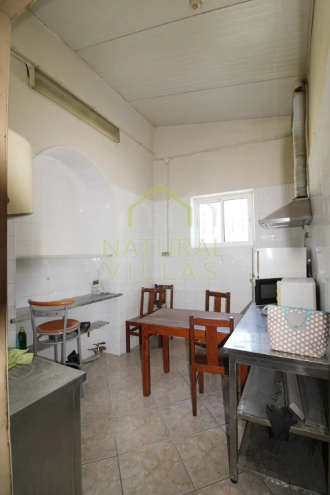 Armazém para Venda em Santa Barbara de Nexe