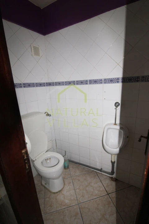 Armazém para Venda em Santa Barbara de Nexe