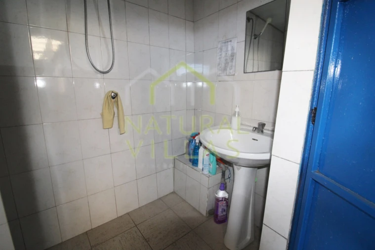 Armazém para Venda em Santa Barbara de Nexe Foto 11