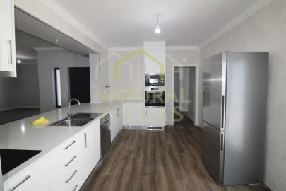 Moradia T5 para Venda em São Brás de Alportel