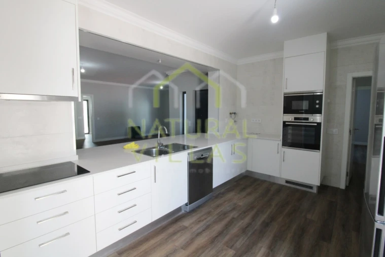 Moradia T5 para Venda em São Brás de Alportel Foto 6