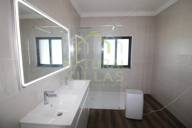 Moradia T5 para Venda em São Brás de Alportel Foto 11