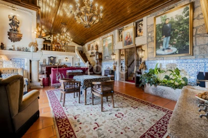 Moradia T5 para Venda em Palmeira de Faro e Curvos