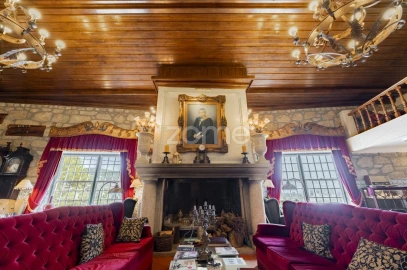 Moradia T5 para Venda em Palmeira de Faro e Curvos