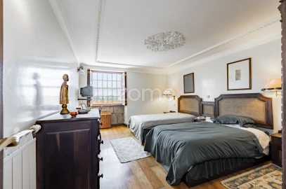 Moradia T5 para Venda em Palmeira de Faro e Curvos