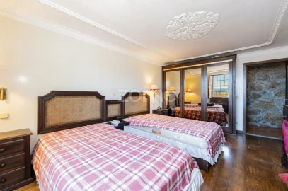 Moradia T5 para Venda em Palmeira de Faro e Curvos