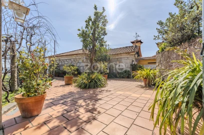 Moradia T5 para Venda em Palmeira de Faro e Curvos