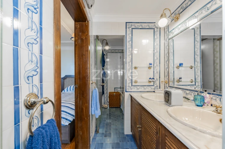 Moradia T5 para Venda em Palmeira de Faro e Curvos Foto 34