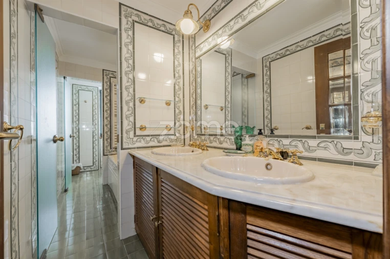 Moradia T5 para Venda em Palmeira de Faro e Curvos Foto 36