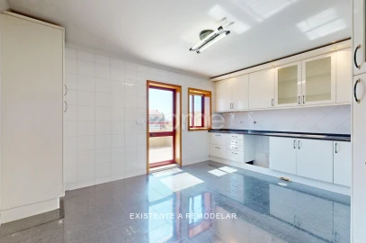 Apartamento T6 para Venda em Santa Marinha e São Pedro da Afurada