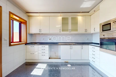 Apartamento T6 para Venda em Santa Marinha e São Pedro da Afurada
