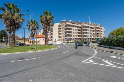 Apartamento T6 para Venda em Santa Marinha e São Pedro da Afurada