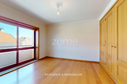 Apartamento T6 para Venda em Santa Marinha e São Pedro da Afurada