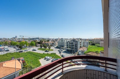Apartamento T6 para Venda em Santa Marinha e São Pedro da Afurada