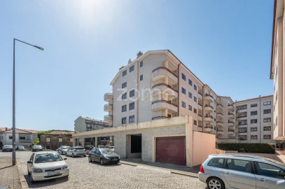 Apartamento T6 para Venda em Santa Marinha e São Pedro da Afurada