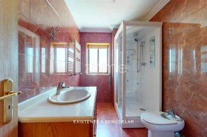 Apartamento T6 para Venda em Santa Marinha e São Pedro da Afurada