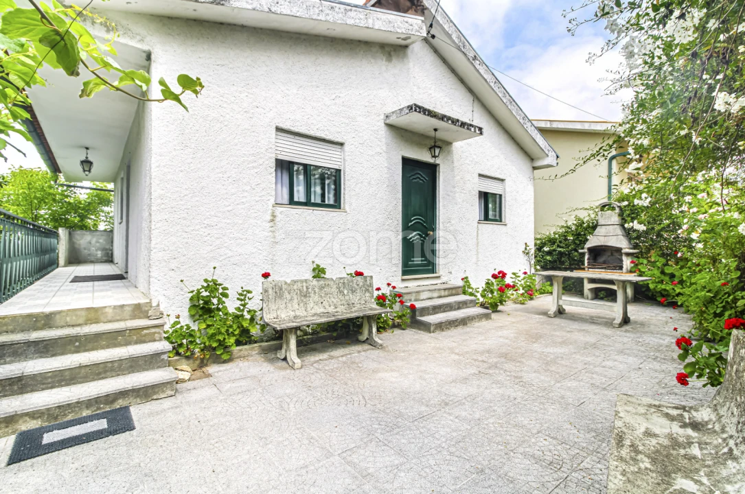 Moradia T3 para Venda em Cerva e Limões Foto 3