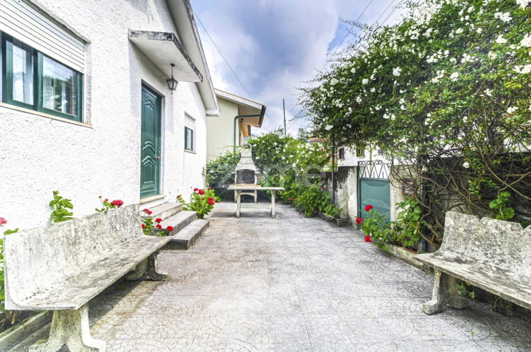 Moradia T3 para Venda em Cerva e Limões Foto 2