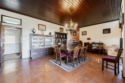 Moradia T4 para Venda em Gondar