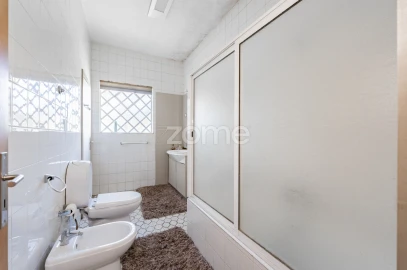 Moradia T4 para Venda em Gondar