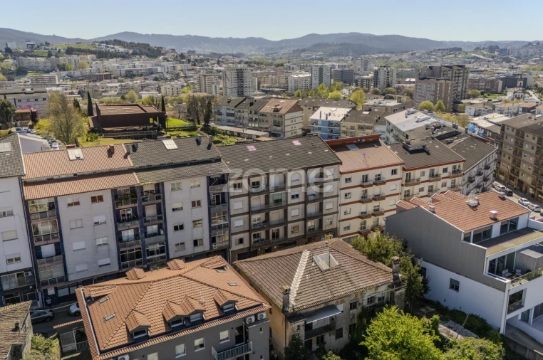 Apartamento T2 para Arrendamento em Braga (Maximinos, Sé e Cividade) Foto 2