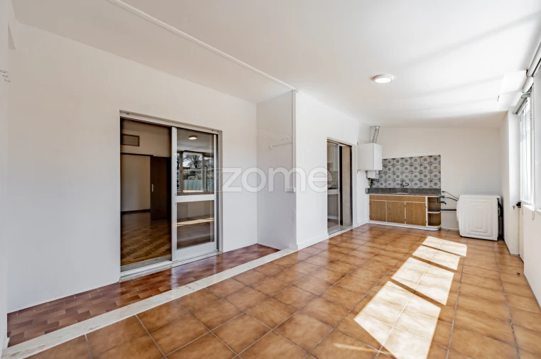 Apartamento T2 para Arrendamento em Braga (Maximinos, Sé e Cividade) Foto 9