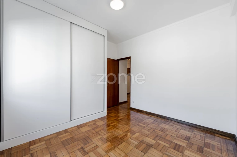 Apartamento T2 para Arrendamento em Braga (Maximinos, Sé e Cividade) Foto 24