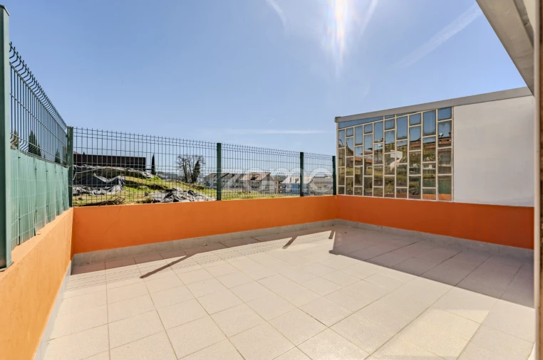 Apartamento T2 para Arrendamento em Braga (Maximinos, Sé e Cividade) Foto 12