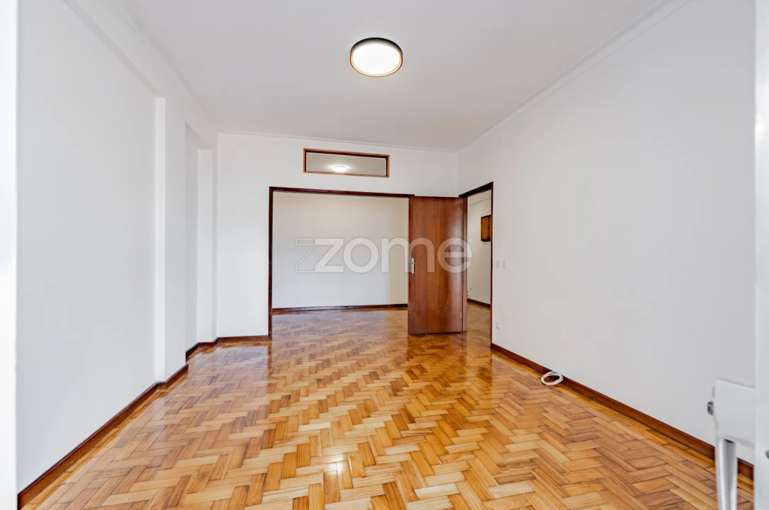 Apartamento T2 para Arrendamento em Braga (Maximinos, Sé e Cividade) Foto 7