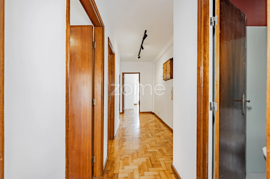 Apartamento T2 para Arrendamento em Braga (Maximinos, Sé e Cividade) Foto 15