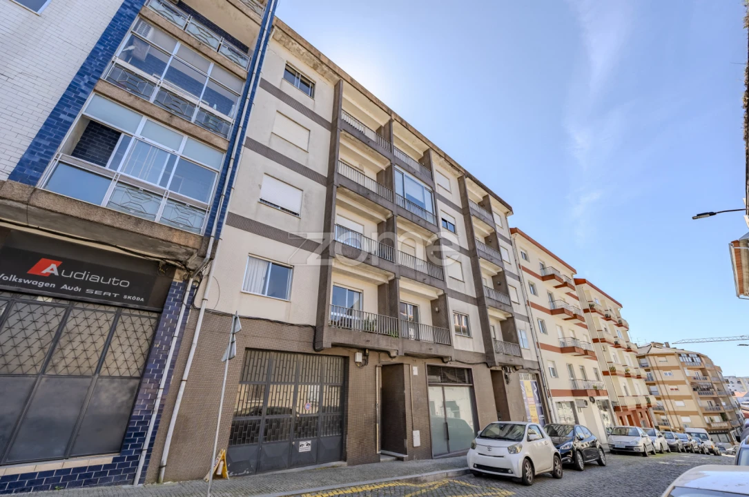 Apartamento T2 para Arrendamento em Braga (Maximinos, Sé e Cividade) Foto 25