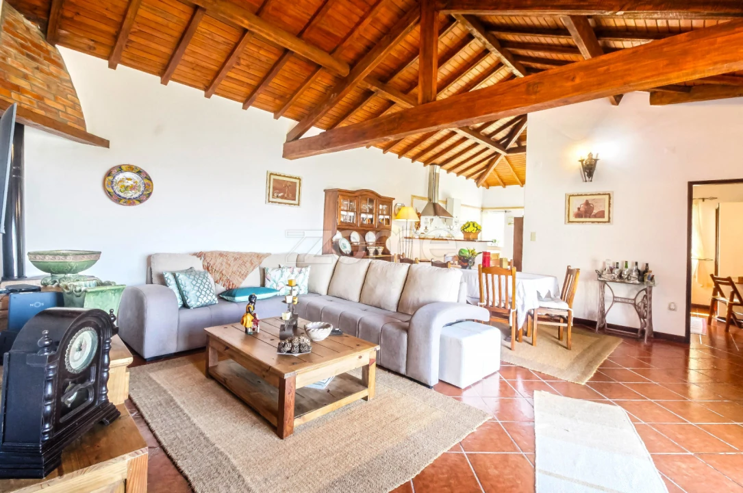 Moradia T4 para Venda em Infesta Foto 9