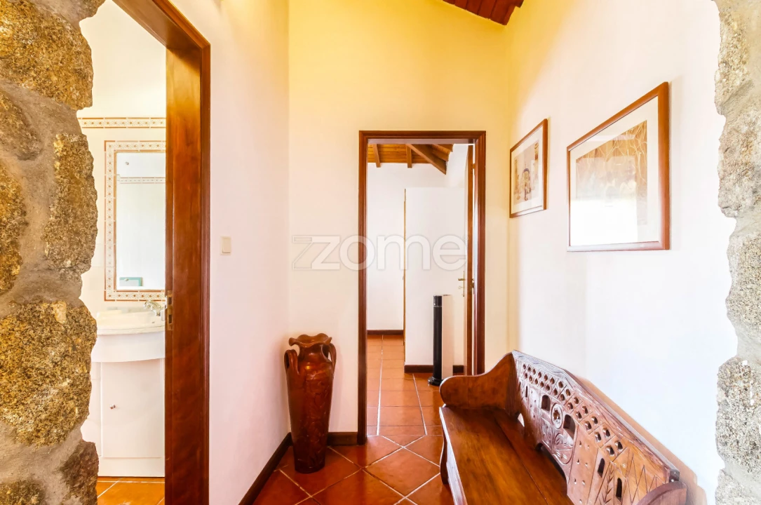 Moradia T4 para Venda em Infesta Foto 22