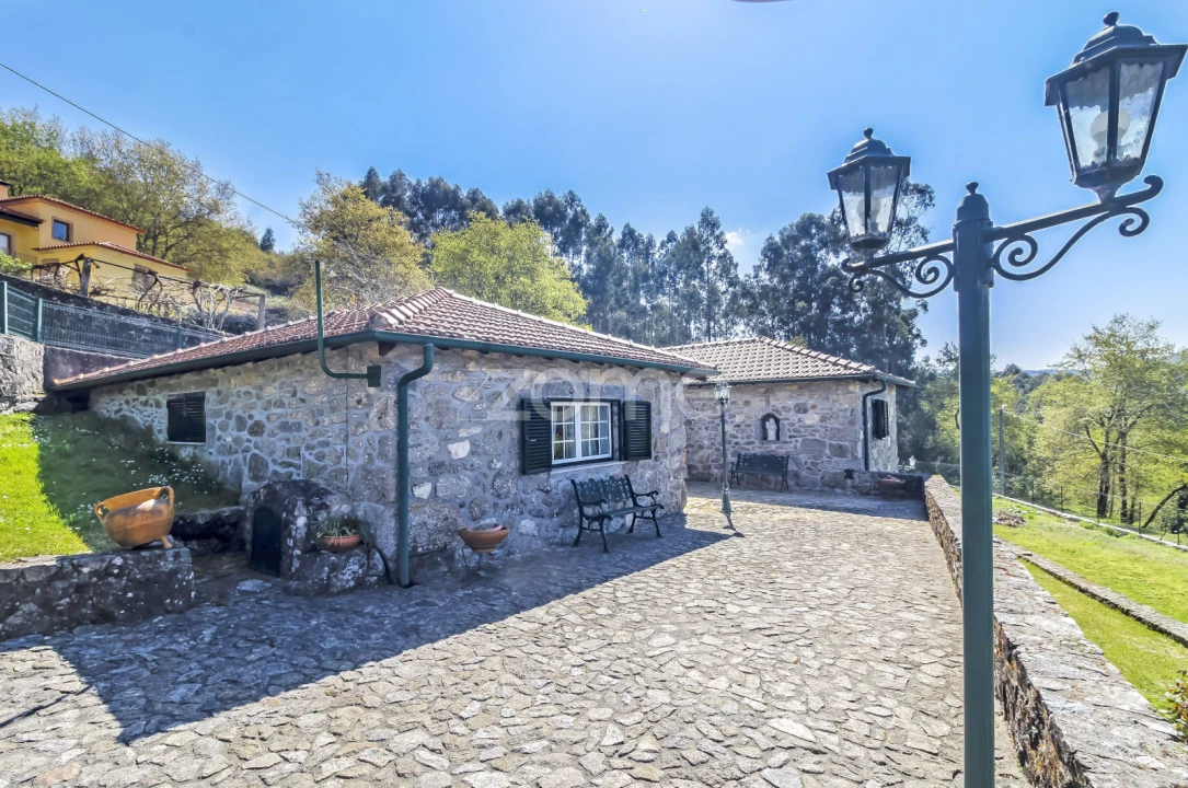 Moradia T4 para Venda em Infesta Foto 34