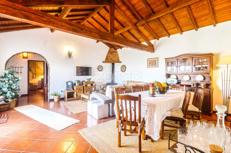 Moradia T4 para Venda em Infesta Foto 12