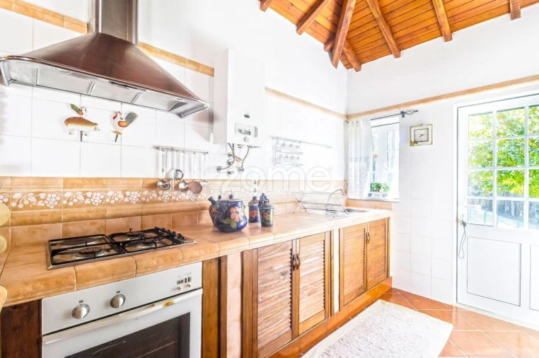 Moradia T4 para Venda em Infesta Foto 16