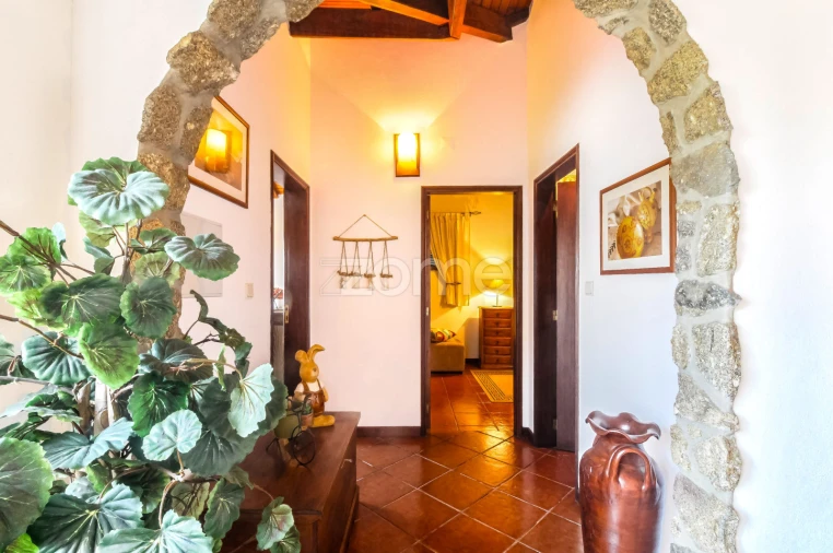 Moradia T4 para Venda em Infesta Foto 27