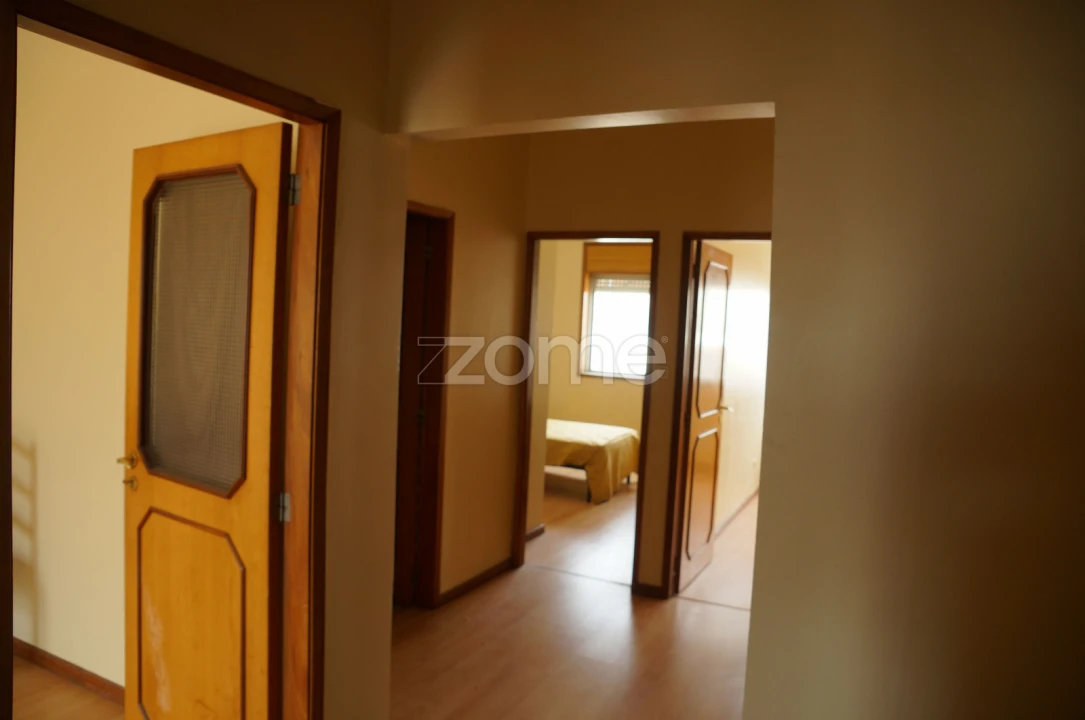 Apartamento T2 para Venda em Rio Tinto Foto 2