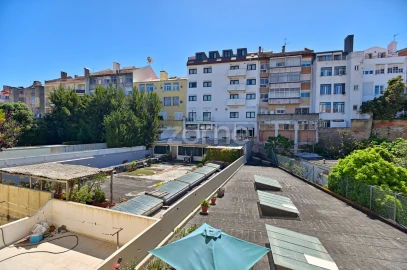 Apartamento T2 para Arrendamento em Campolide