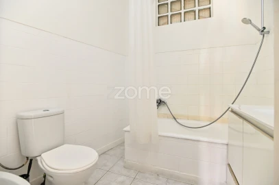 Apartamento T2 para Arrendamento em Campolide