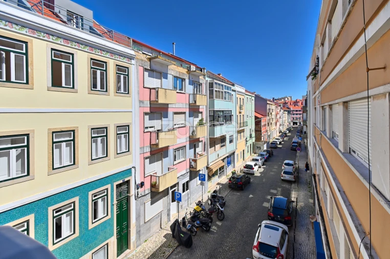 Apartamento T2 para Arrendamento em Campolide Foto 3