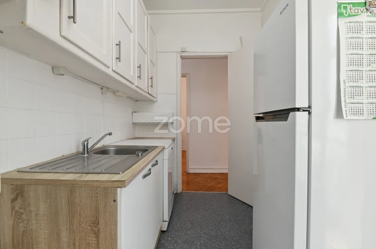 Apartamento T2 para Arrendamento em Campolide Foto 20