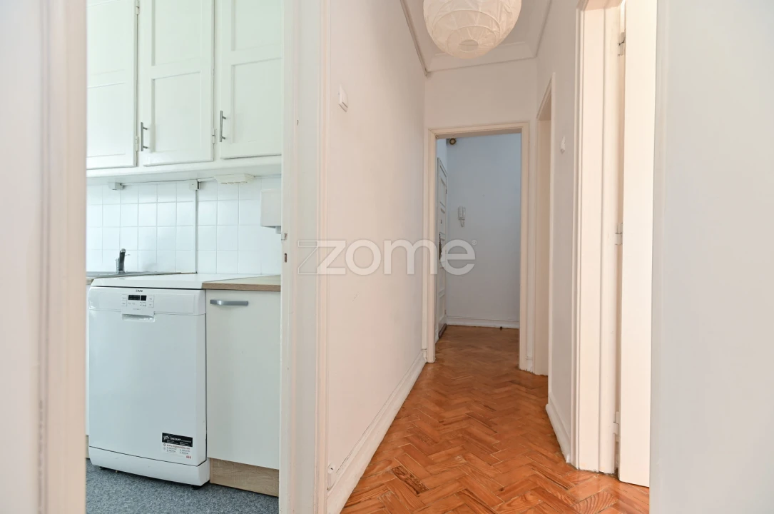 Apartamento T2 para Arrendamento em Campolide Foto 6