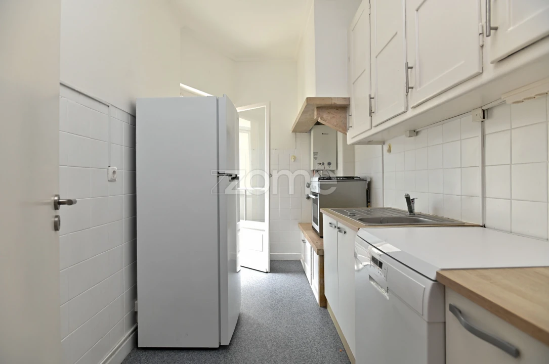 Apartamento T2 para Arrendamento em Campolide Foto 18