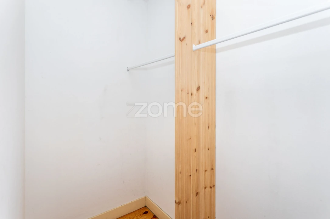 Apartamento T2 para Venda em Santo António Foto 24